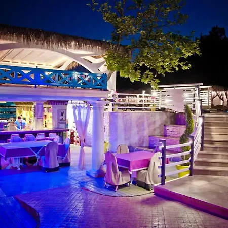 Elinor Complex Hotel 2*