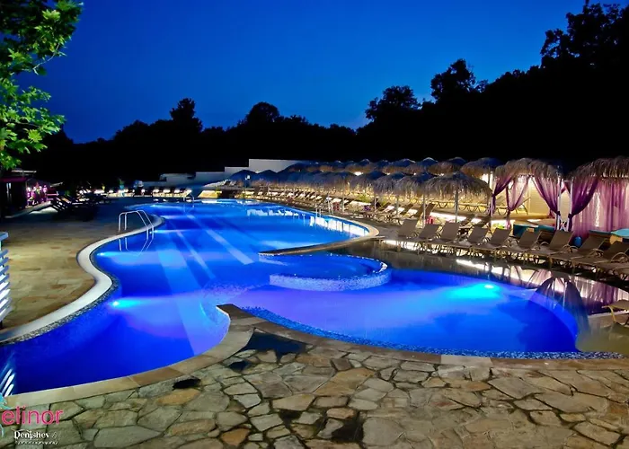 Хотел Elinor Complex 2*